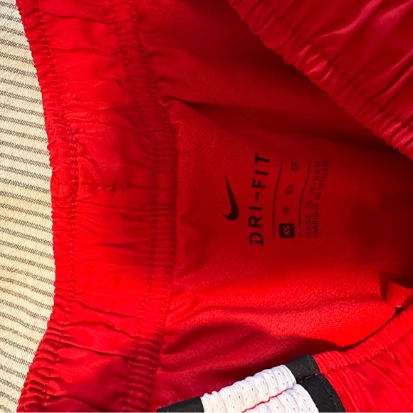 Nike DriFit Workout Shorts Gym Running Red White Black XS - Picture 3 of 4